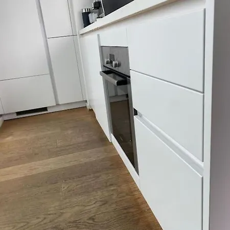 Penthouse Mit Blick Auf Skyline Appartamento